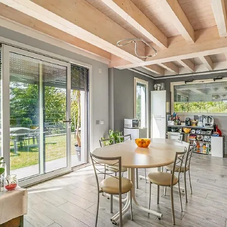 Holiday home Moderna E Stupenda Di Recente Costruzione Con Grande Giardino Privato A Cernobbio