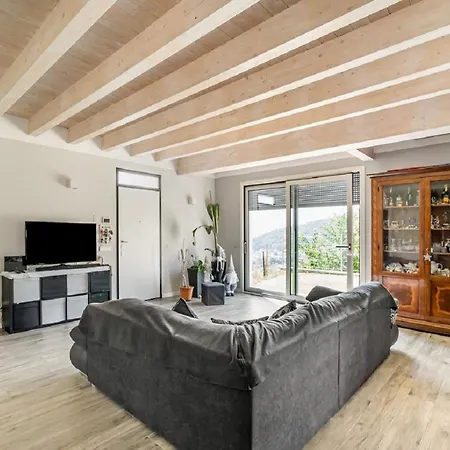 Holiday home Moderna E Stupenda Di Recente Costruzione Con Grande Giardino Privato A Cernobbio