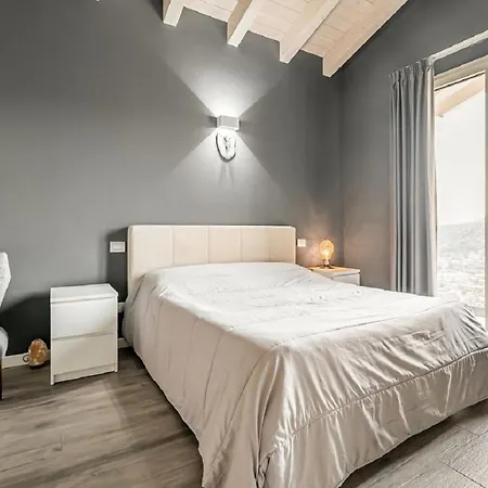 Moderna E Stupenda Di Recente Costruzione Con Grande Giardino Privato A *