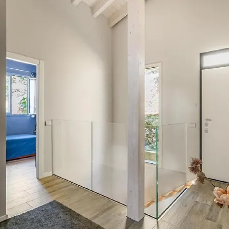 Moderna E Stupenda Di Recente Costruzione Con Grande Giardino Privato A Holiday home
