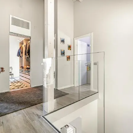 Moderna E Stupenda Di Recente Costruzione Con Grande Giardino Privato A Holiday home *