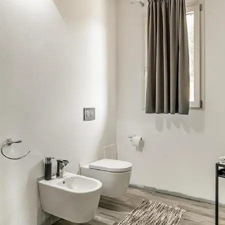 Moderna E Stupenda Di Recente Costruzione Con Grande Giardino Privato A Holiday home